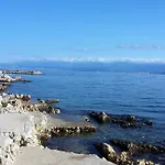 Kraljica Apartament *